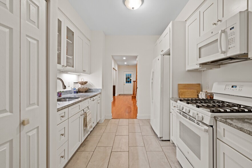 Building Photo - 36 Independence Way