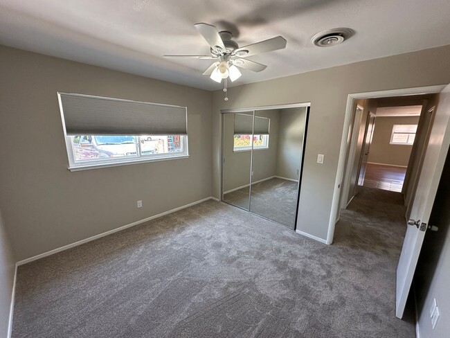 Building Photo - Centrally Located 3 Bedroom, 1.5 La Mesa H...