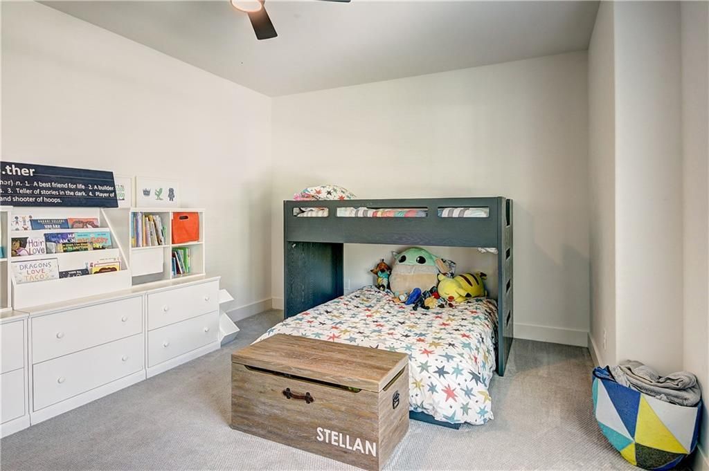 Building Photo - 1268 Hayes Dr SE