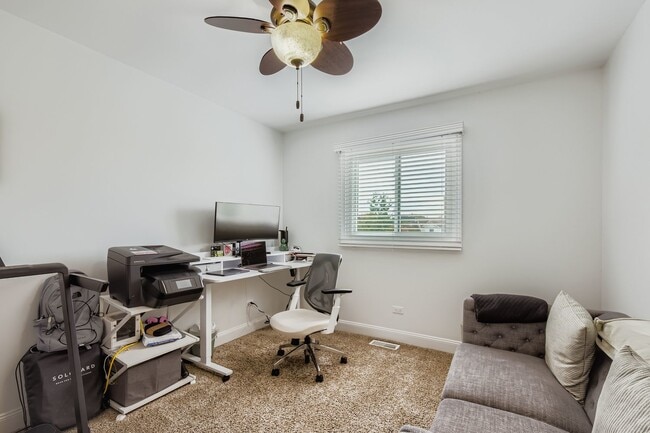 Building Photo - 53 Falcon Pl