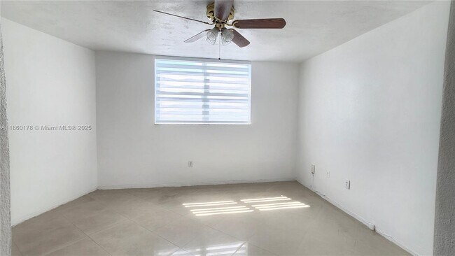 Building Photo - 1475 NE 125th Terrace