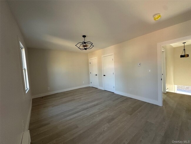 Building Photo - 1445 Burlingham Rd