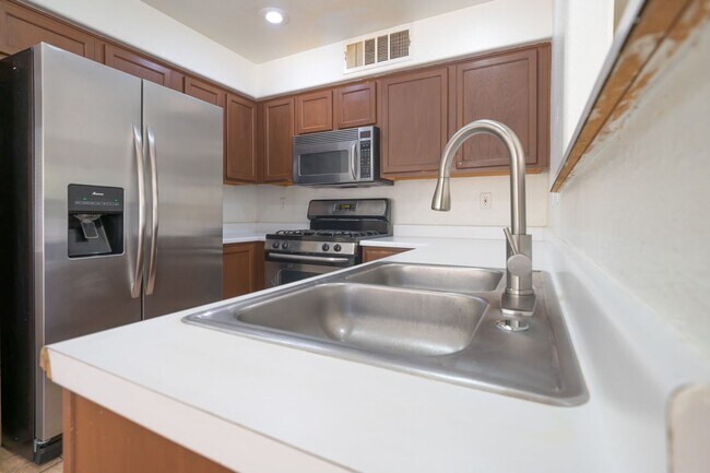 Building Photo - Condo with 2 Beds/2 Baths in Las Vegas near UNLV & McCarran Airport