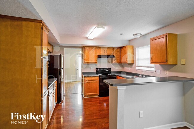 Building Photo - 1353 Cypress Dr