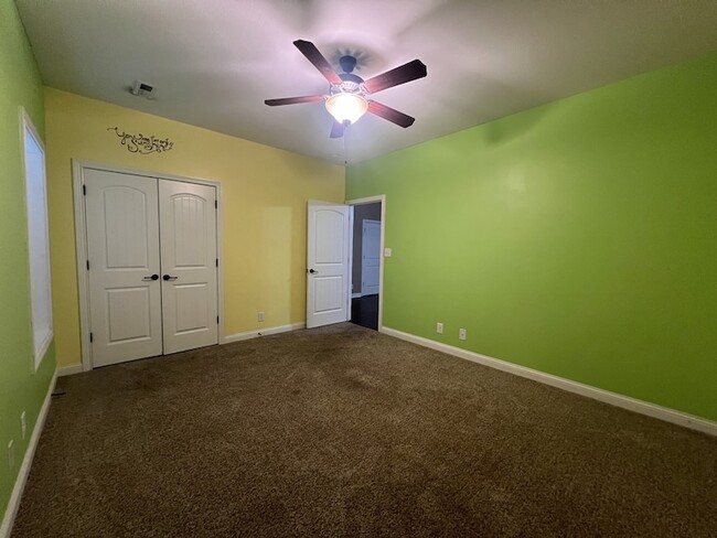 Building Photo - 1701 Winterhaven Ct
