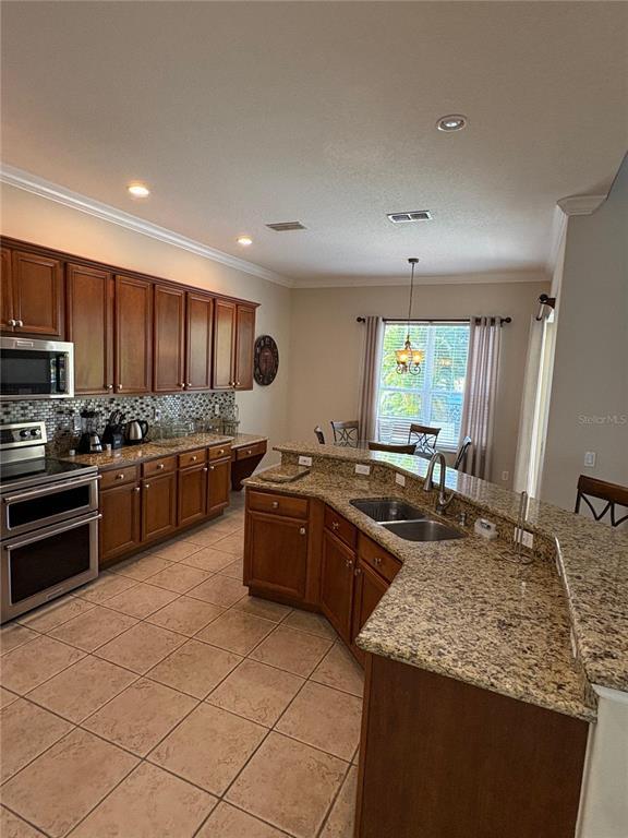 Building Photo - 9718 Pineola Dr