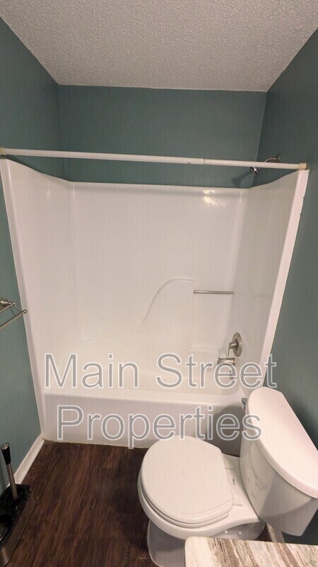 Building Photo - 7524 Sandy Creek Dr