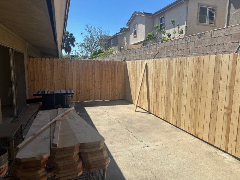 Building Photo - 633 N Fig St