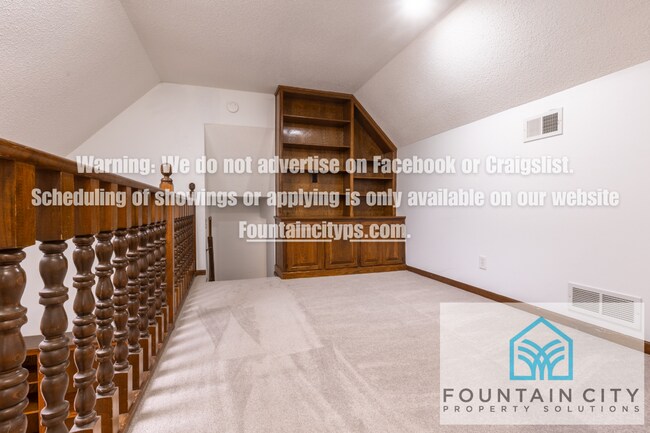 Building Photo - 807 Laurel Ave