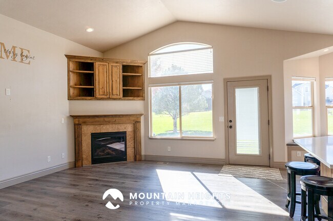 Building Photo - 4071 S Sandpiper Ln