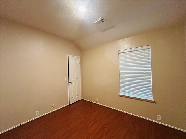 Building Photo - 5018 Rocky Manor Ln