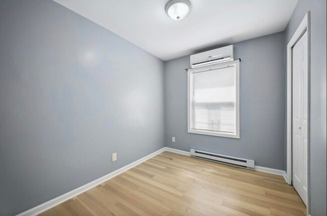 Building Photo - 259 Pine St