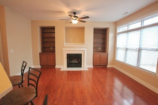 Building Photo - Hard to find Rental in Bonterra!!!