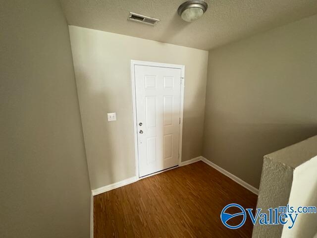 Building Photo - 404 Jasmine Dr
