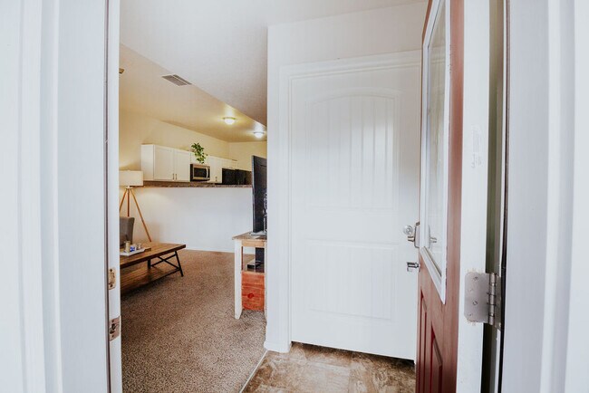 Building Photo - 2138 Phillips Alley
