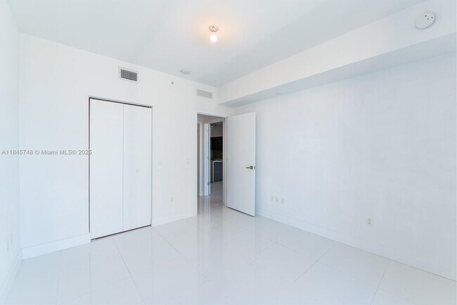 Building Photo - 1080 Brickell Ave