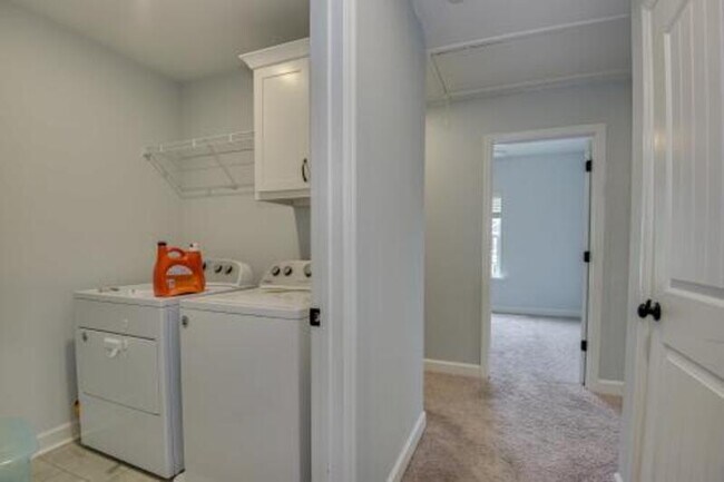Building Photo - 171 Radcliff Dr