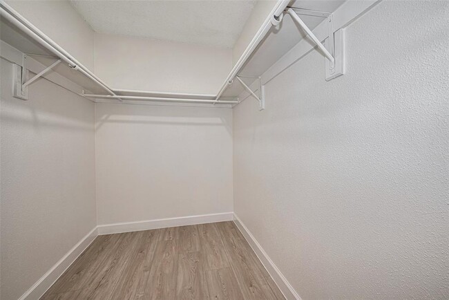 Building Photo - 15934 Barbarossa Dr