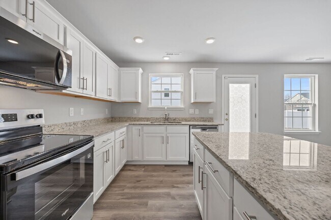 Building Photo - 4500 Sandstone Dr