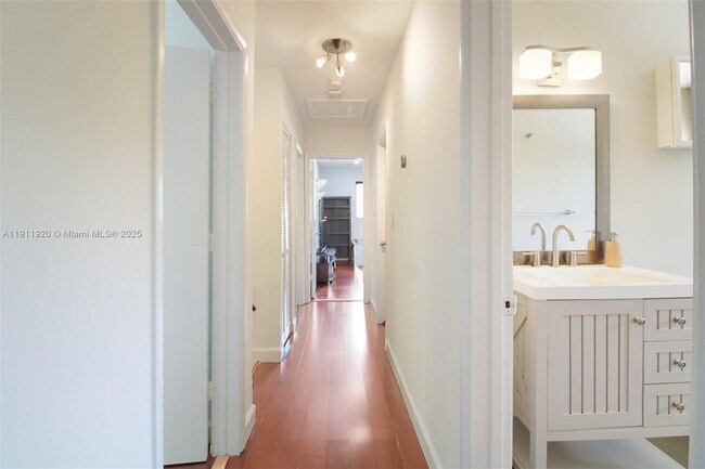 Building Photo - 6900 SW 104th St