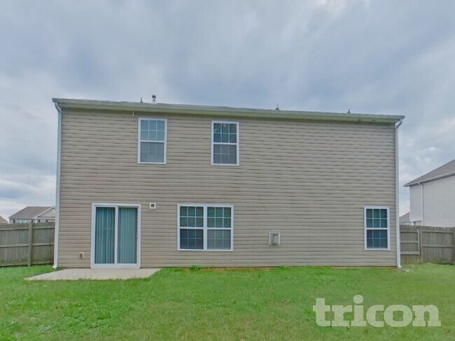 Building Photo - 750 Chariot Way