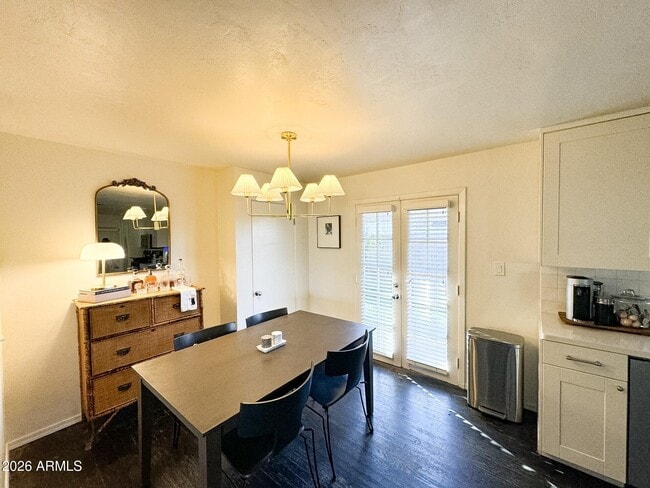 Building Photo - 1428 S Oakley Pl