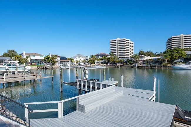 Building Photo - 5949 Seabird Dr S