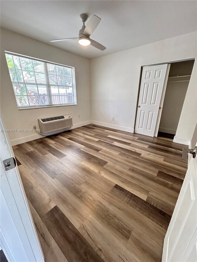 Building Photo - 571 NE 67th St