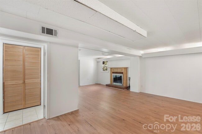 Building Photo - 3124 Edsel Pl