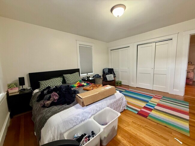 Building Photo - 253 Brown St