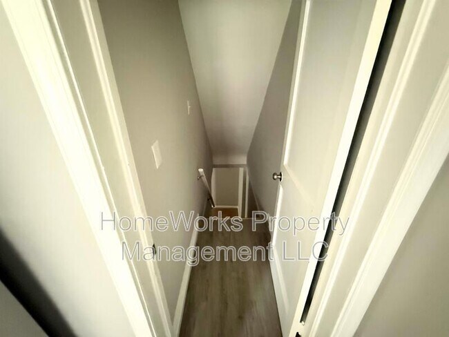 Building Photo - 3744 Elmley Ave
