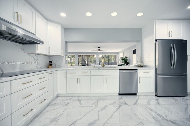 Building Photo - 1030 SW 14th Terrace