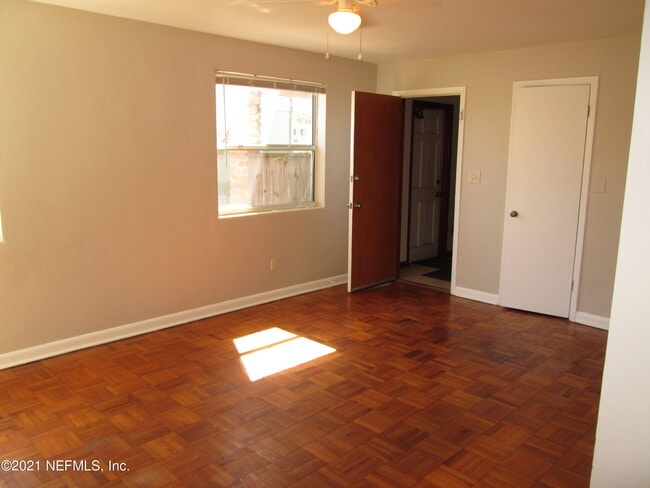Building Photo - 1311 4th St N