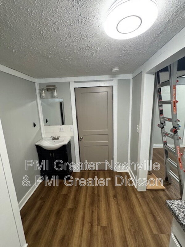 Building Photo - 1711 Golf St