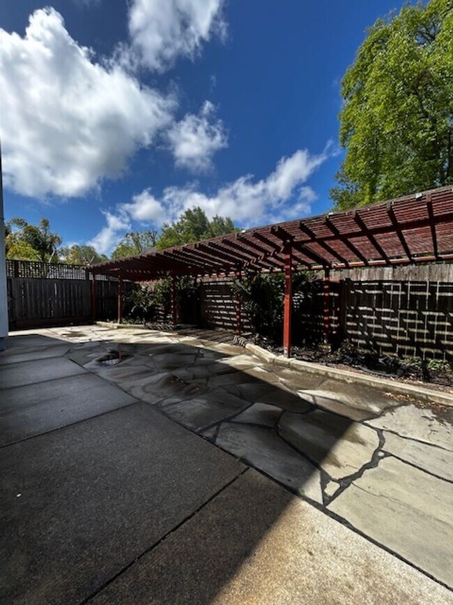Building Photo - 7689 Melody Dr