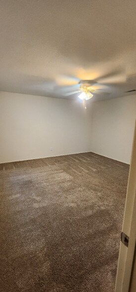 Building Photo - 5113 Raymond Dr