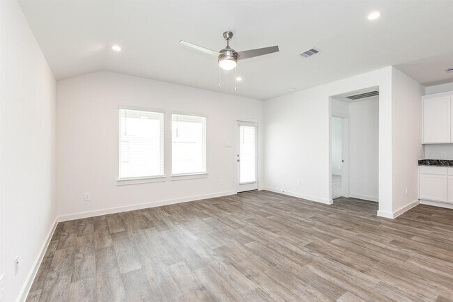 Building Photo - 1711 Portorosso Dr