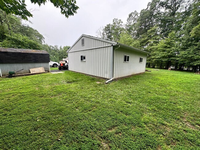 Building Photo - 9 Hardy Ln