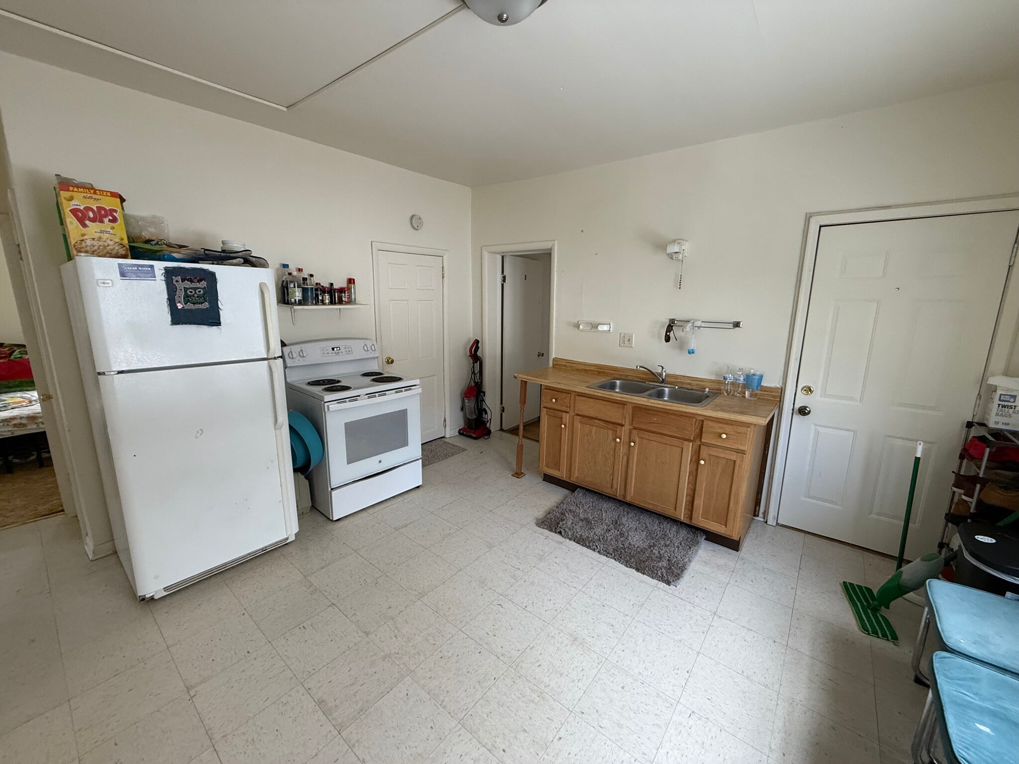 Building Photo - 233 Niagara St