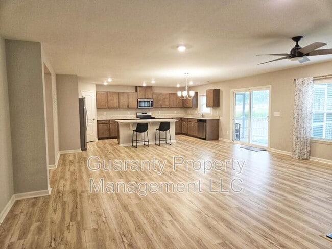 Building Photo - 330 John Stark Dr