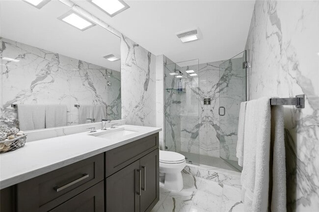 Building Photo - 3850 Galt Ocean Dr