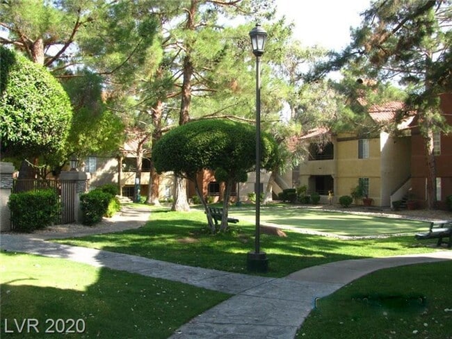 Building Photo - Spacious 2 bedroom Condo in Canyon Lake Community