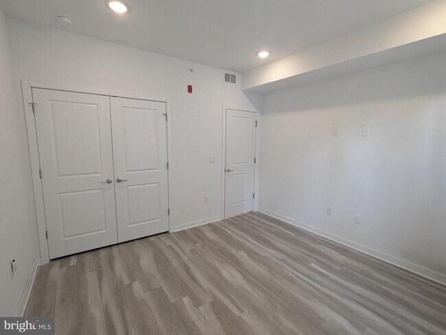 Building Photo - 1524 Ridge Ave