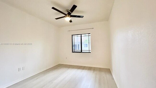 Building Photo - 3021 Alcazar Pl