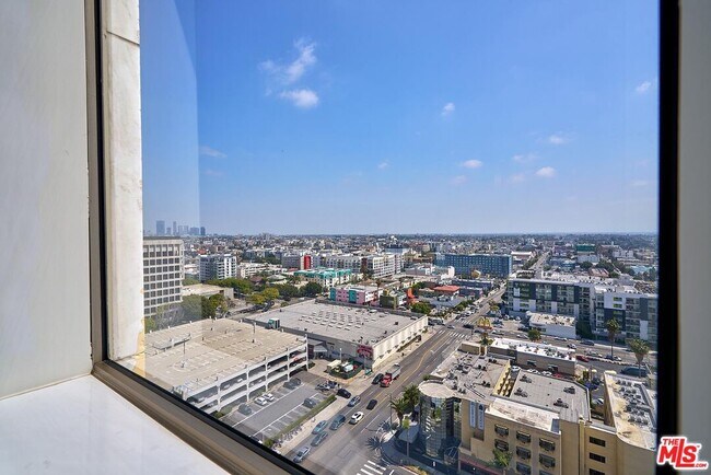 Building Photo - 3810 Wilshire Blvd