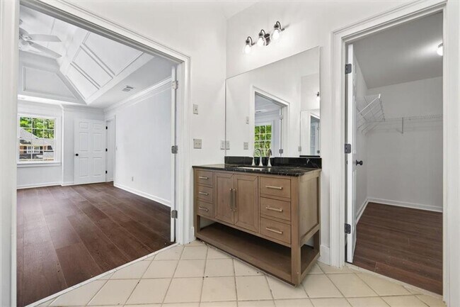 Building Photo - 2120 Skyland Cove Ln SW