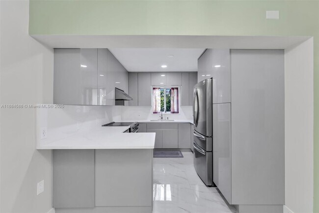 Building Photo - 7557 Farragut St