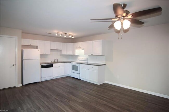 Building Photo - 1761 Ocean Bay Dr