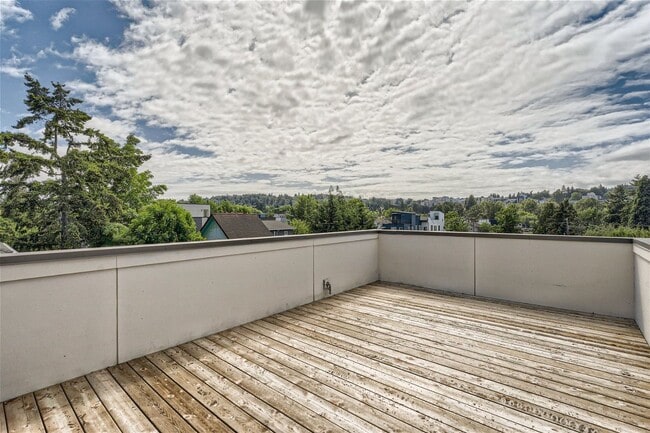 Building Photo - Modern West Seattle Townhome with Rooftop ...