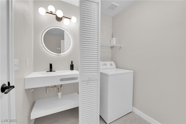 Building Photo - 8739 Villa Jeremiah Ln